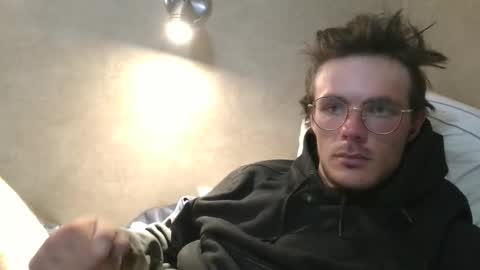 dylp400 online show from March 12, 9:24 pm