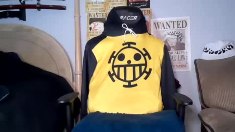 TWITTER   INSTAGRAM    easybreezy20   ONLINE 1230 AM TO 7AM online show from March 8, 7:24 am