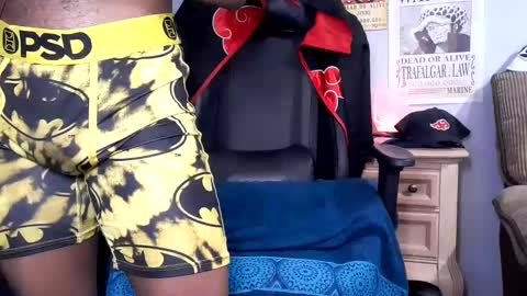 TWITTER   INSTAGRAM    easybreezy20   ONLINE 1230 AM TO 7AM online show from December 11, 6:37 am