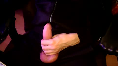 eielysele online show from December 14, 9:11 pm