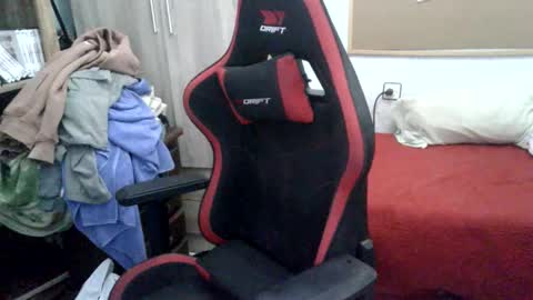 elamordeyuli online show from April 28, 1:27 pm