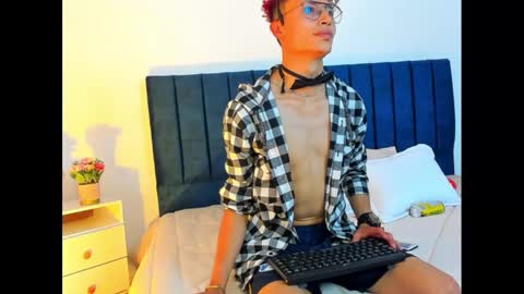 Elegant online show from January 25, 4:02 am