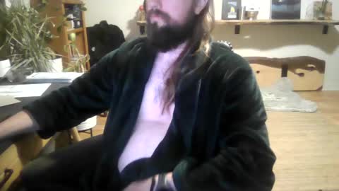 Snapshot of elephantfox chatting on October 4, 4:28 am fox online show from October 4, 4:28 am