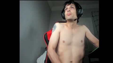 elephantrunkman online show from December 18, 1:48 am