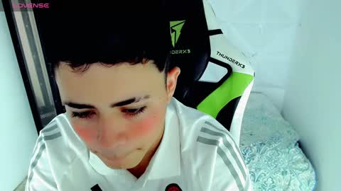 Snapshot of elii_797 chatting on December 6, 1:33 pm bby-santy online show from December 6, 1:33 pm