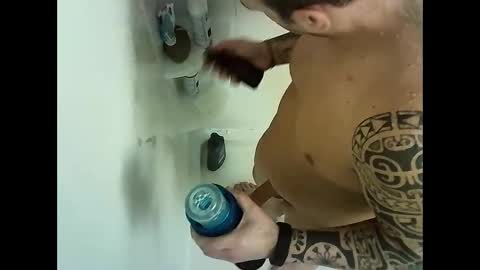 Snapshot of elpouto chatting on January 6, 2:47 pm Elpouro online show from January 6, 2:47 pm