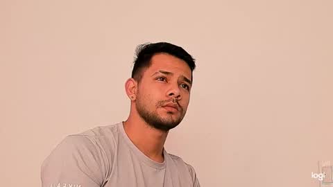 enmanuelgutierrez40 online show from January 7, 12:54 pm