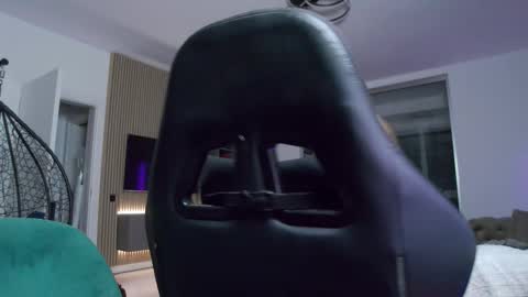 Erik online show from March 18, 9:29 pm