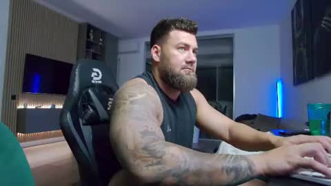 Erik online show from June 21, 7:08 pm