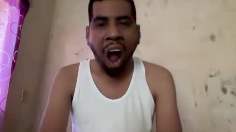 Snapshot of enriquegc197 chatting on December 25, 6:52 pm Enriquegc197 online show from December 25, 6:52 pm