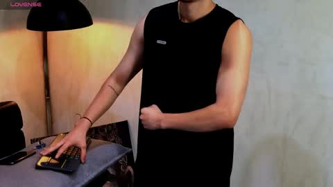 enzo_steel online show from June 2, 6:03 am