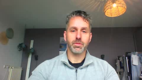 Snapshot of enzoenzo7 chatting on February 4, 9:49 am Enzos Massive Cock online show from February 4, 9:49 am