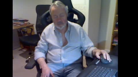 erasmus_d online show from March 25, 6:56 pm