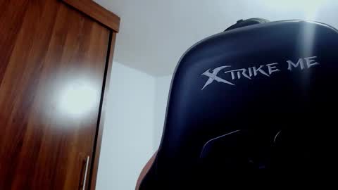 eren_smith online show from January 8, 7:57 am