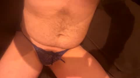 erikjahnsen online show from November 17, 4:37 am