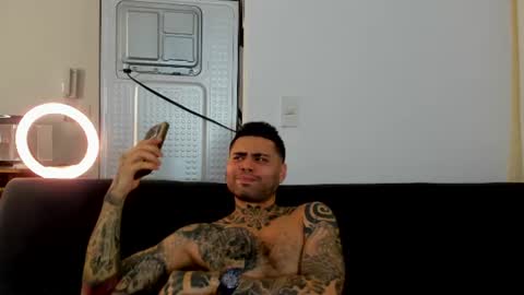 Eroxxx online show from June 18, 9:14 am