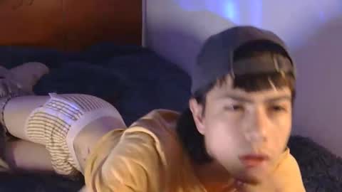 esquelito_dry online show from April 26, 11:12 pm