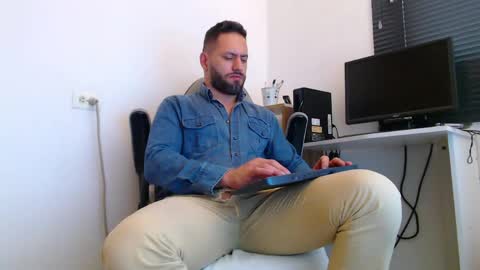 esteban online show from April 19, 6:10 pm