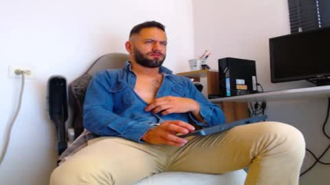 esteban online show from December 22, 4:37 pm