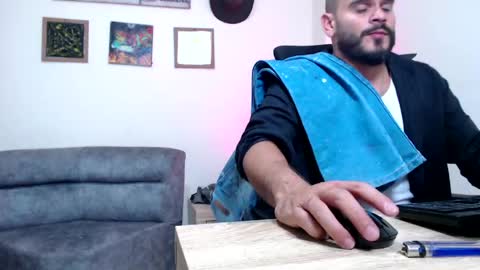 Esteban Fernandez online show from June 8, 3:51 am