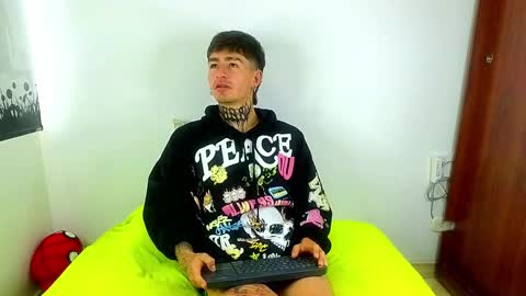 Esteban independent model online show from March 4, 1:38 pm