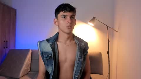 Esteban online show from February 17, 10:25 pm