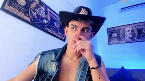 Esteban online show from December 13, 12:17 pm