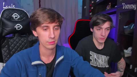 Snapshot of esthetics_boys chatting on January 14, 2:29 am LOUIS online show from January 14, 2:29 am