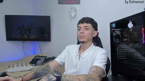 estivenvel online show from February 19, 2:19 am