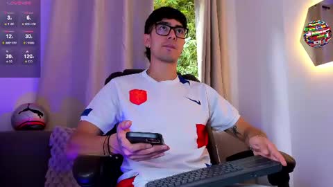etham_wolf1 online show from June 16, 5:59 pm