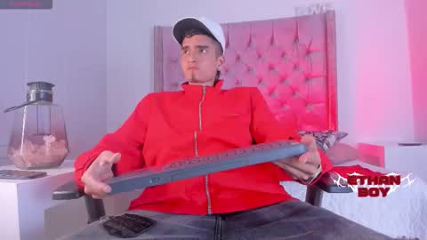 Ethan online show from November 25, 9:39 pm