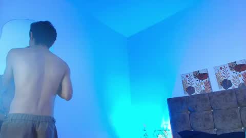 ethan  online show from May 26, 3:35 am