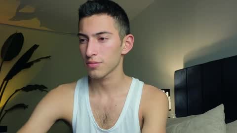 Snapshot of ethan_skiny_ chatting on December 23, 5:17 am Joan online show from December 23, 5:17 am