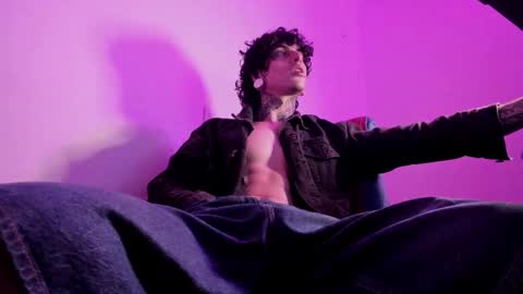 Ethan sykes online show from October 2, 5:11 am