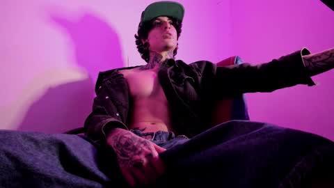 Ethan sykes online show from September 25, 2:10 am