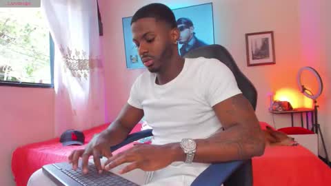 ethan travis online show from December 22, 8:28 pm