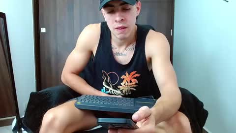 ethangreey1 online show from December 8, 3:24 pm