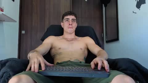 ethangreey1 online show from October 13, 9:43 pm