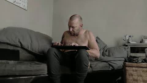 ethanisback782024 online show from February 21, 5:58 pm