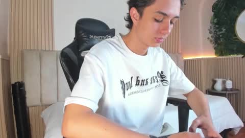 ethanlowell online show from March 24, 8:46 pm