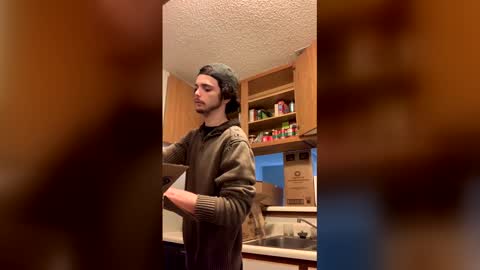 ethb0211 online show from March 22, 8:25 pm