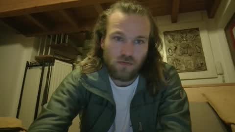 Han online show from March 5, 8:49 pm