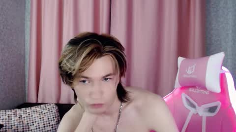 evan_reinhart online show from September 30, 8:56 pm