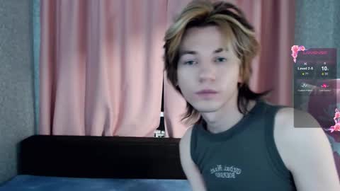 evan_reinhart online show from September 29, 8:48 pm