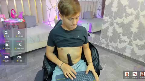 evan_tay online show from April 20, 3:20 am