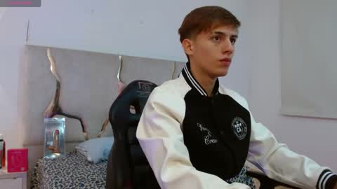 evan_tay online show from March 31, 3:08 am