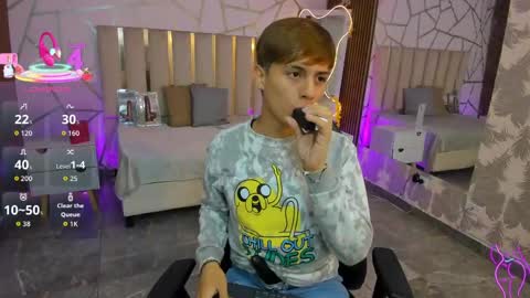 evan_tay online show from April 19, 3:17 am