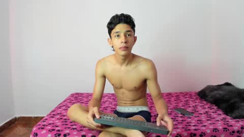 Snapshot of evans_collins24 chatting on January 16, 5:01 pm Evans collins24 online show from January 16, 5:01 pm