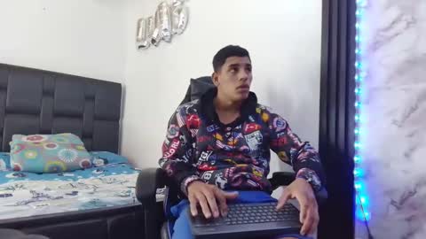 luis online show from January 18, 2:44 pm