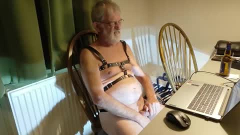 Naaktloper online show from September 22, 2:27 pm